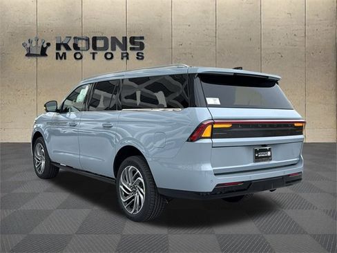 New 2025 Lincoln Navigator L Reserve image 3