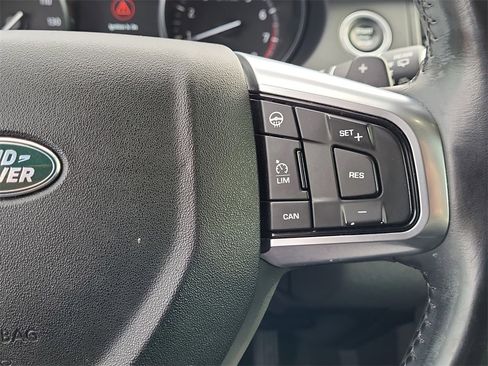 Used 2017 Land Rover Discovery Sport SE image 24