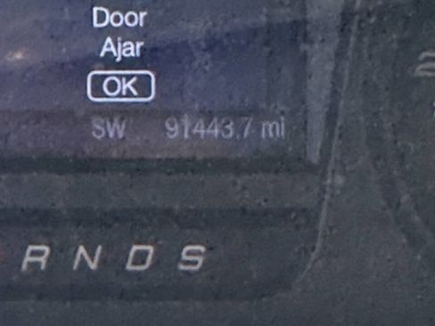 Used 2016 Ford Taurus SE FWD image 9