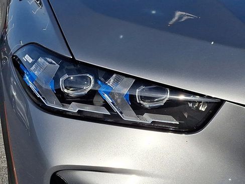 Certified 2024 BMW X5 xDrive40i w/ Premium Package image 9