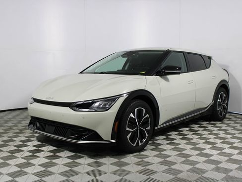 Used 2022 Kia EV6 Wind image 34