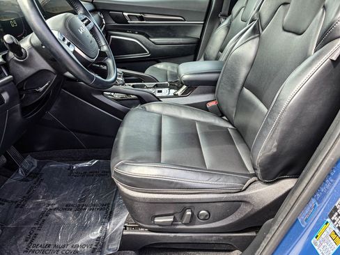 Used 2025 Kia Telluride S image 13