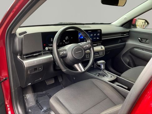 Certified 2025 Hyundai Kona SEL AWD/4WD image 17