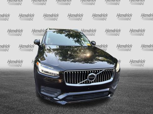 Used 2022 Volvo XC90 T6 Momentum w/ Climate Package AWD/4WD image 3