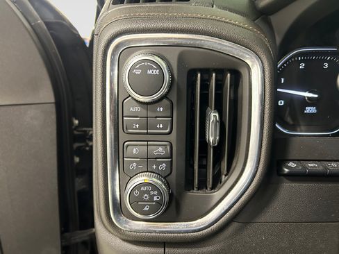 Used 2022 GMC Sierra 2500 AT4 w/ AT4 Premium Plus Package AWD/4WD image 18