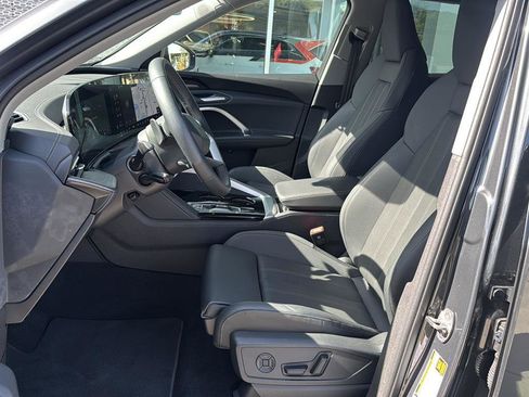 Used 2025 Audi Q5 Prestige image 13