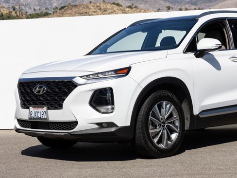 Used 2019 Hyundai Santa Fe Limited FWD image 2