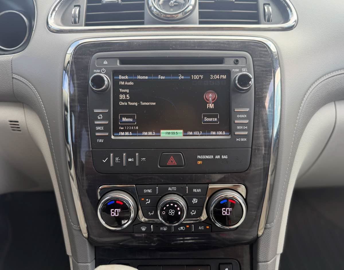 Used 2015 Buick Enclave Leather FWD image 17