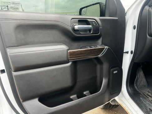 Used 2021 Chevrolet Silverado 1500 LT Trail Boss w/ Convenience Package II image 8