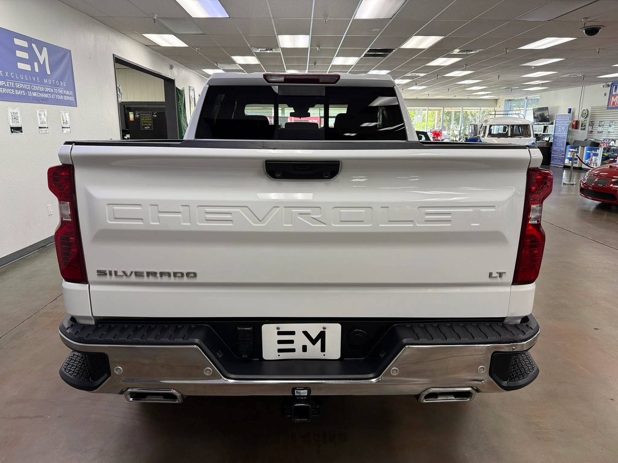 Used 2023 Chevrolet Silverado 1500 LT AWD/4WD image 6