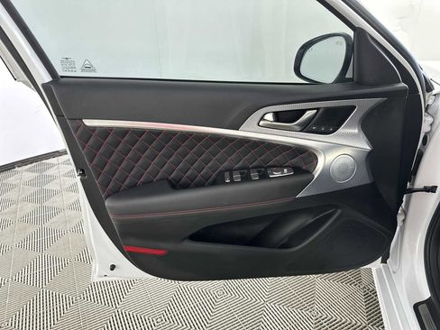 Used 2022 Genesis G70 3.3T image 16