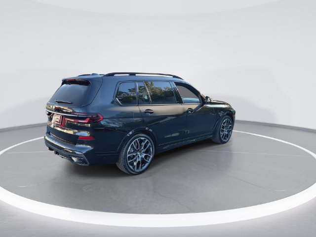 Used 2025 BMW X7 xDrive40i w/ M Sport Package AWD/4WD image 8