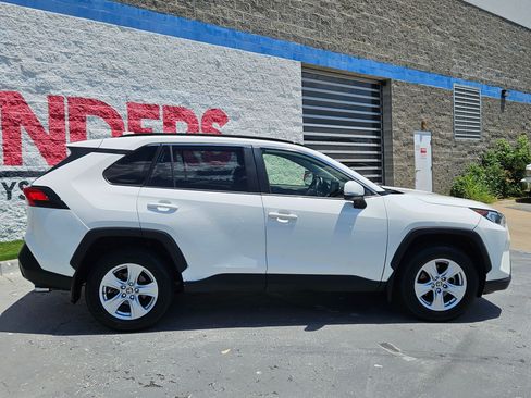 Used 2021 Toyota RAV4 XLE FWD image 8