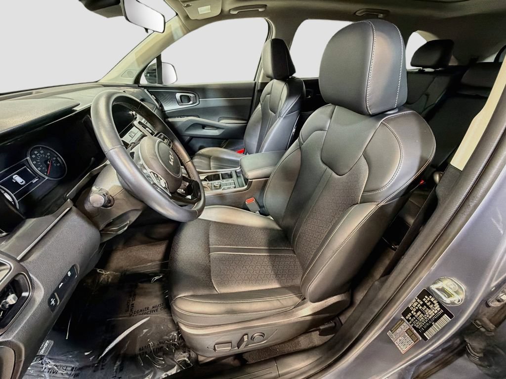 Used 2023 Kia Sorento S w/ Panoramic Sunroof Package FWD image 23