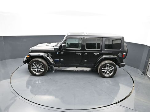 Used 2024 Jeep Wrangler Unlimited w/ Convenience Group AWD/4WD image 34