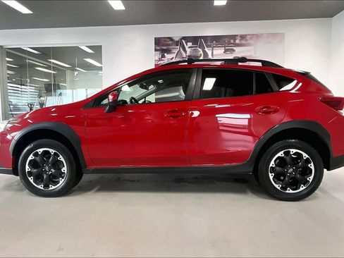 Used 2022 Subaru Crosstrek 2.0i Premium image 3