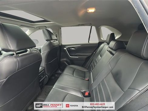 Used 2020 Toyota RAV4 XLE Premium image 13