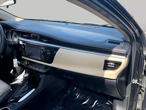 Used 2014 Toyota Corolla LE FWD image 18