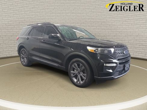 Used 2022 Ford Explorer XLT w/ Equipment Group 202A AWD/4WD image 3