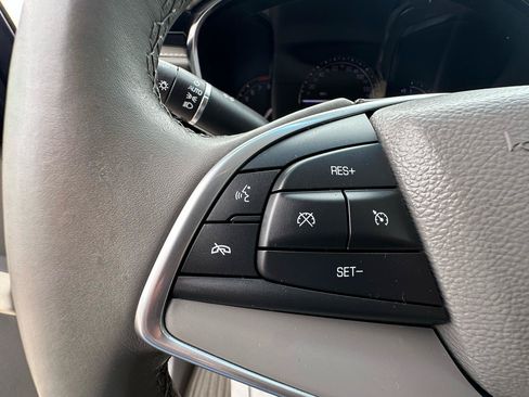 Used 2017 Cadillac XT5 Premium Luxury FWD image 18