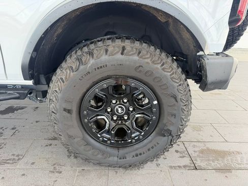 Used 2024 Ford Bronco Wildtrak image 12