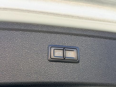 Used 2021 Audi Q5 2.0T Premium w/ Convenience Package image 27