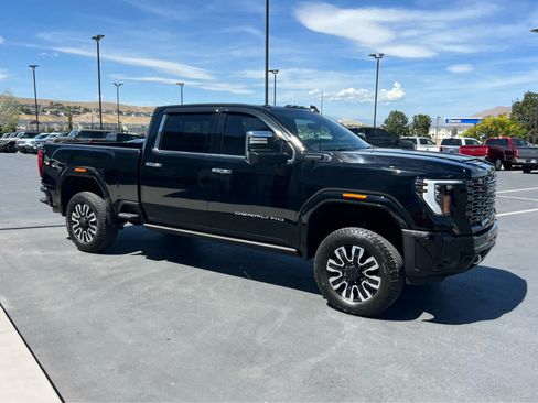 Used 2025 GMC Sierra 3500 Denali Ultimate AWD/4WD image 5