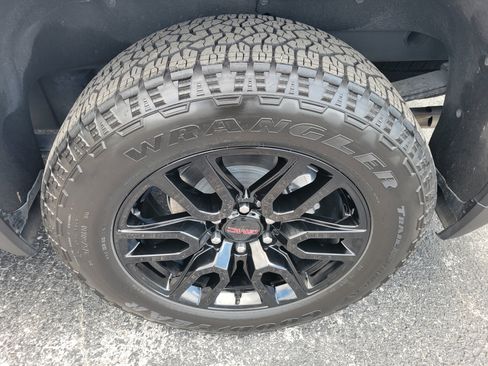 Certified 2025 GMC Sierra 1500 Elevation w/ Elevation Premium Package AWD/4WD image 46