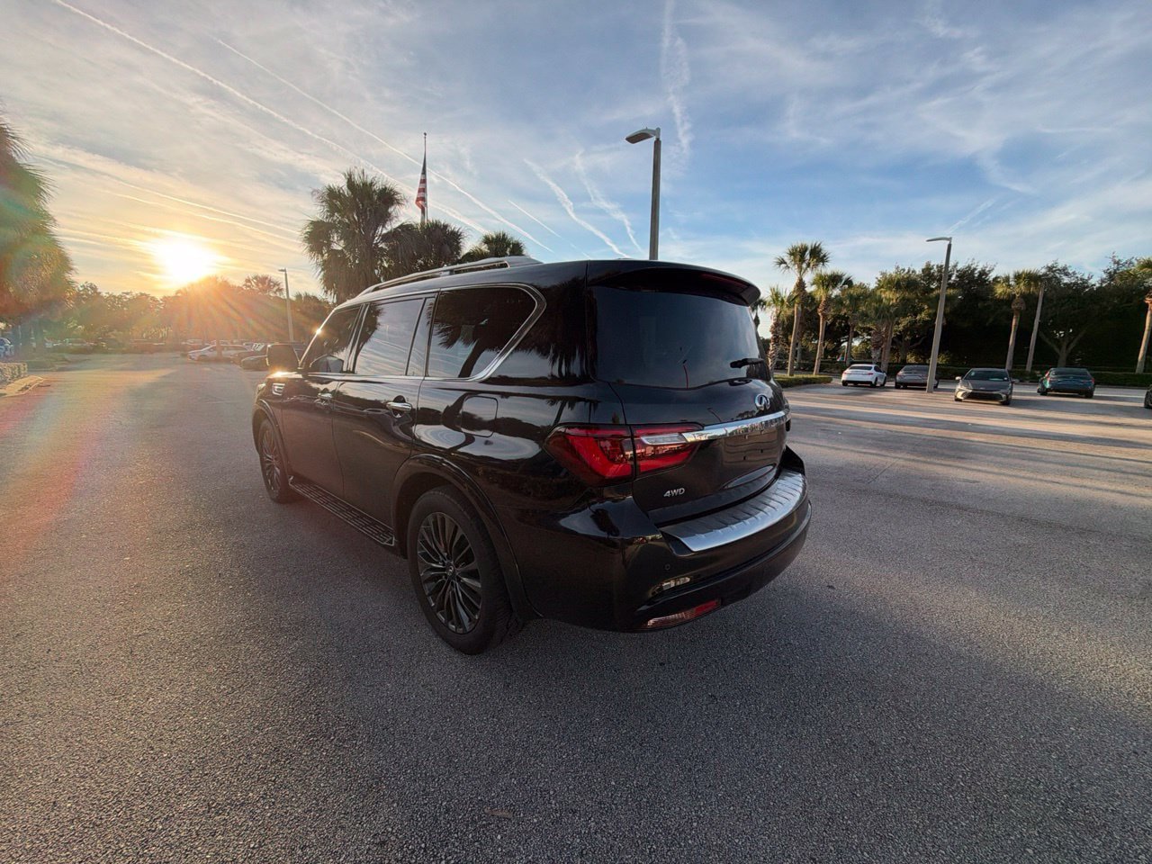Used 2023 INFINITI QX80 Sensory w/ Cargo Package AWD/4WD image 3