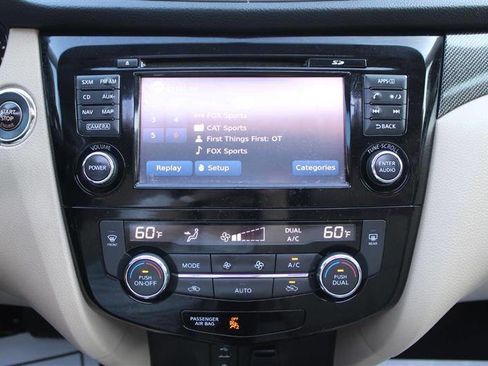 Used 2016 Nissan Rogue SL w/ SL Premium Package image 19