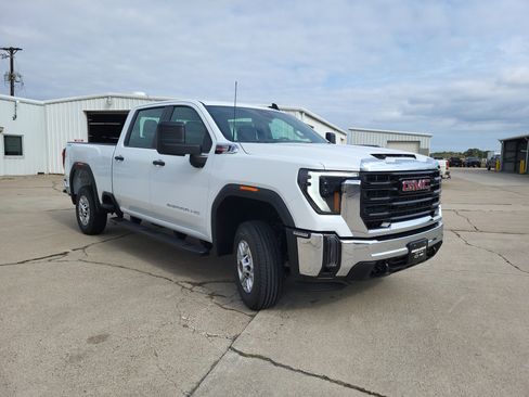 New 2026 GMC Sierra 2500 Pro image 3