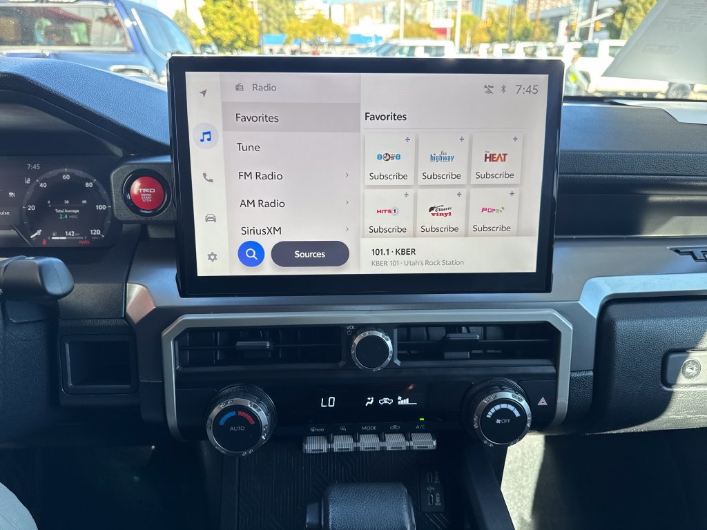 Certified 2025 Toyota Tacoma TRD Off-Road AWD/4WD image 17