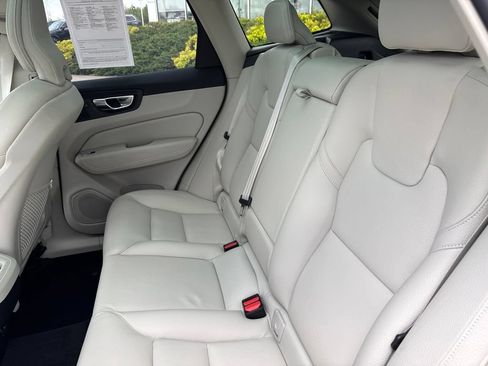 Certified 2023 Volvo XC60 B5 Plus w/ Climate Package AWD/4WD image 32