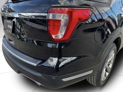 Used 2018 Ford Explorer Limited image 15