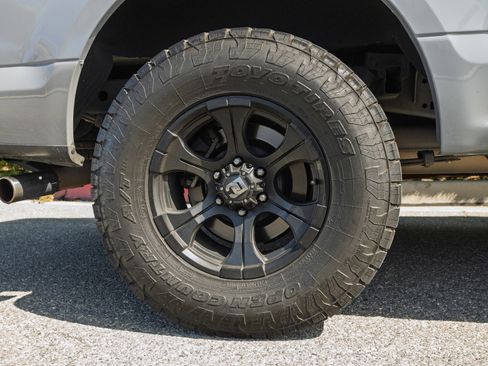 Used 2015 Ford F150 XLT RWD image 11