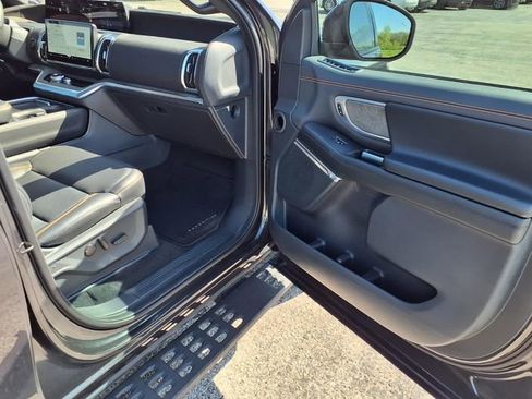 Used 2025 Ford Expedition Tremor AWD/4WD image 81
