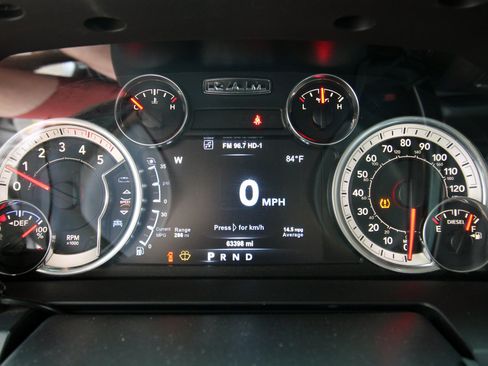 Used 2018 RAM 2500 Laramie w/ Sport Appearance Group AWD/4WD image 29