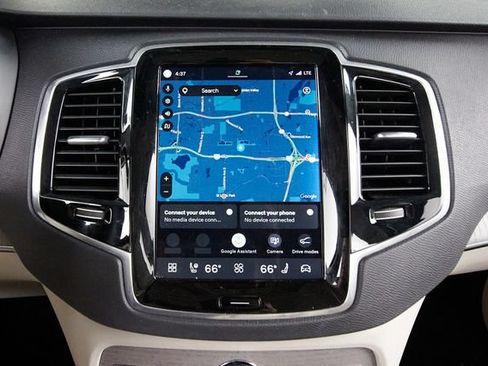 Certified 2025 Volvo XC90 T8 Plus w/ Protection Package Premier AWD/4WD image 14