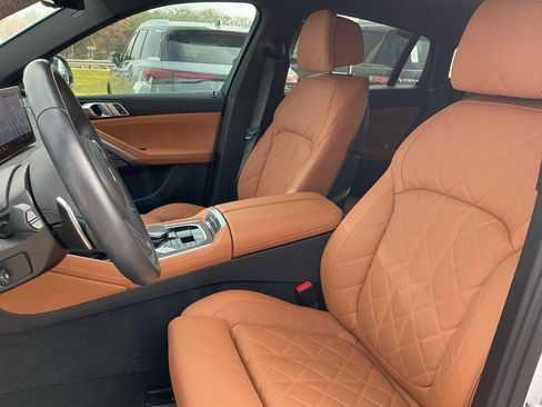 Used 2025 BMW X6 xDrive40i w/ Climate Comfort Package image 22