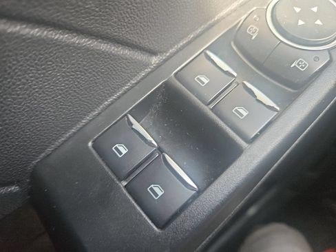 Used 2022 Ford Escape SE w/ SE Sport Appearance Package FWD image 46