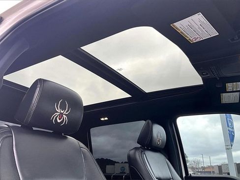 Used 2022 Ford F250 Lariat w/ Black Appearance Package image 26