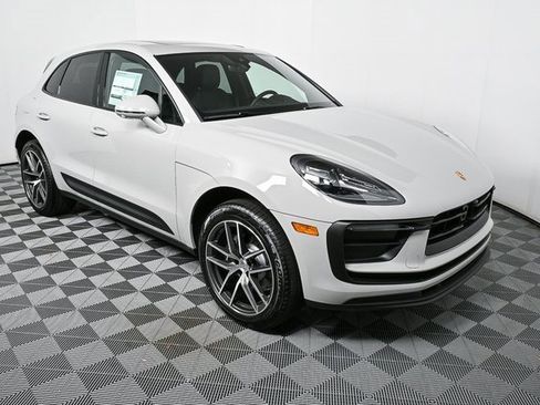 Certified 2025 Porsche Macan image 25