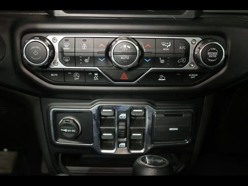 Used 2022 Jeep Wrangler Unlimited Sport image 25