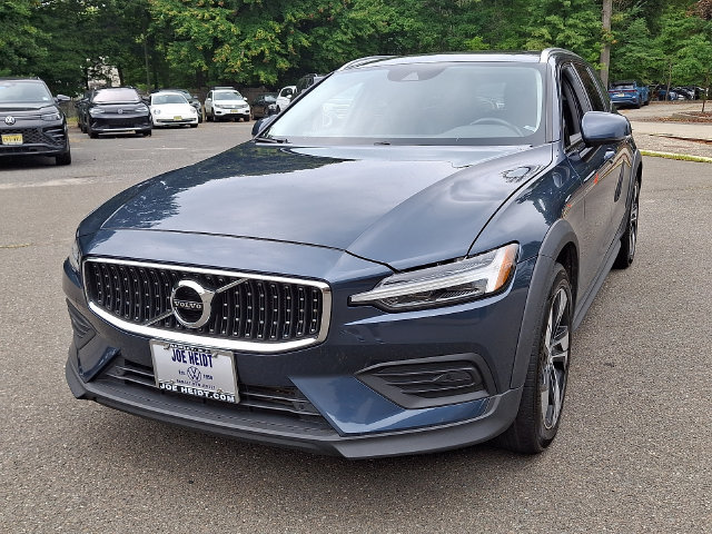 Used 2020 Volvo V60 T5 Cross Country w/ Protection Package Premier AWD/4WD image 4