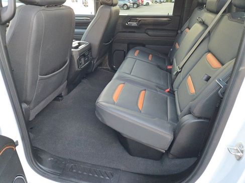 Used 2024 GMC Sierra 2500 AT4 w/ AT4 Premium Plus Package image 17