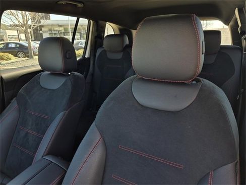 Certified 2025 Mercedes-Benz GLB 250 image 15