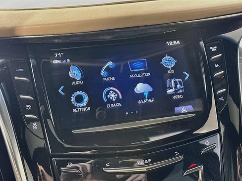 Used 2018 Cadillac Escalade Platinum AWD/4WD image 23