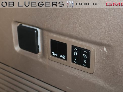 Used 2021 GMC Yukon XL Denali image 25