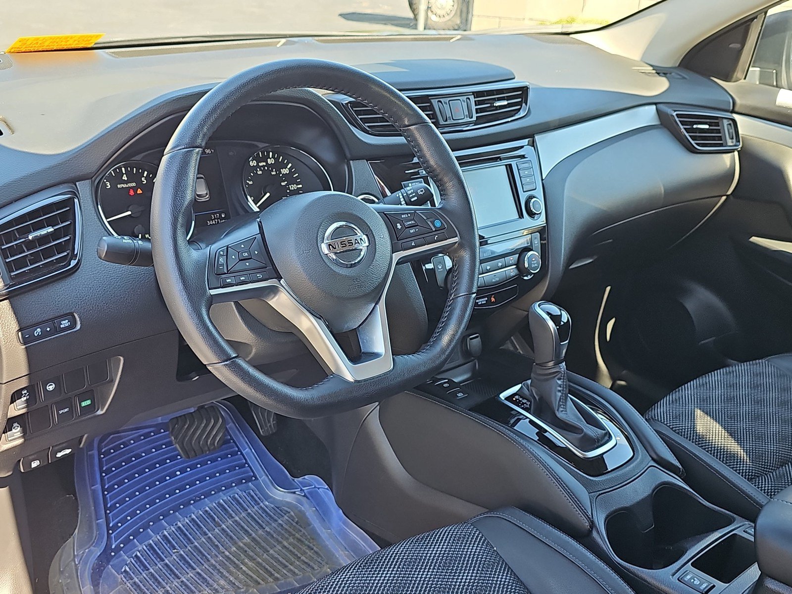 Used 2020 Nissan Rogue Sport SV w/ Technology Package FWD image 15