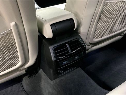 Certified 2025 Audi Q3 2.0T Premium w/ Convenience Package image 37